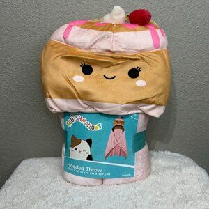 COPY - New Squishmallows Kids' Hooded Blanket Sawtelle the Strawberry Pancakes